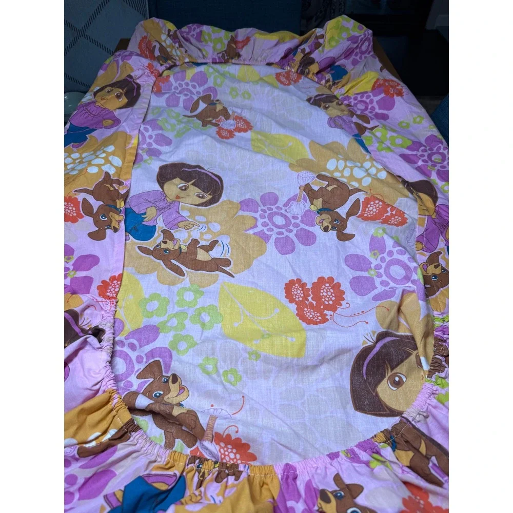 Dora the Explorer Perrito Puppy Toddler Crib Fitted‎ Sheet Pink Purple Floral